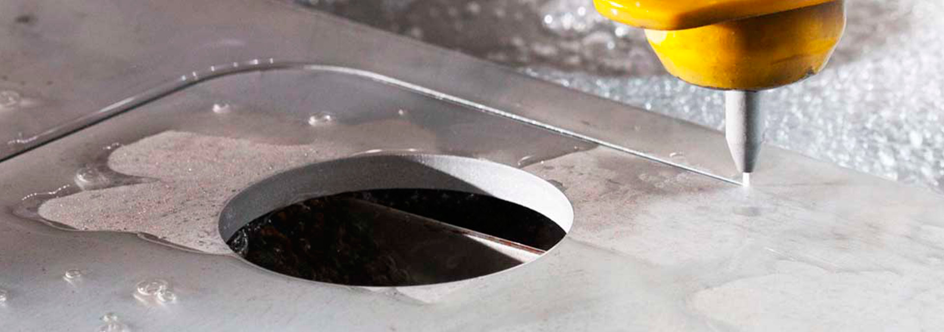 Corte por chorro de agua